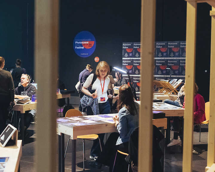   (c) buerofuerkunstdokumentation