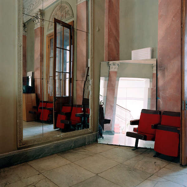 Rote Stühle, Theater Odessa