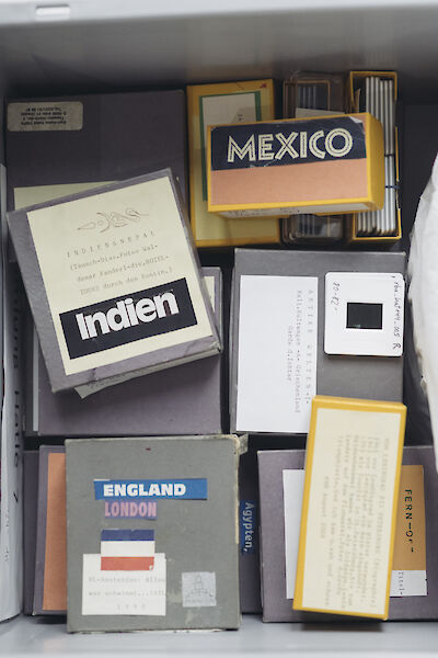 Lilly Lulay besucht das Rheinische Bildarchiv, 2022